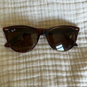 Ray-Ban Women’s Wayfarer II Classic